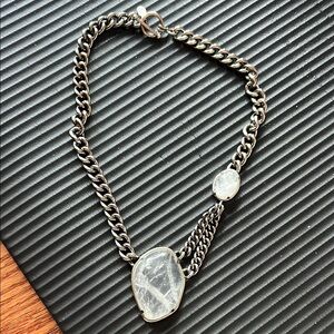 Elegant Silver Chain Necklace with Clear Stone